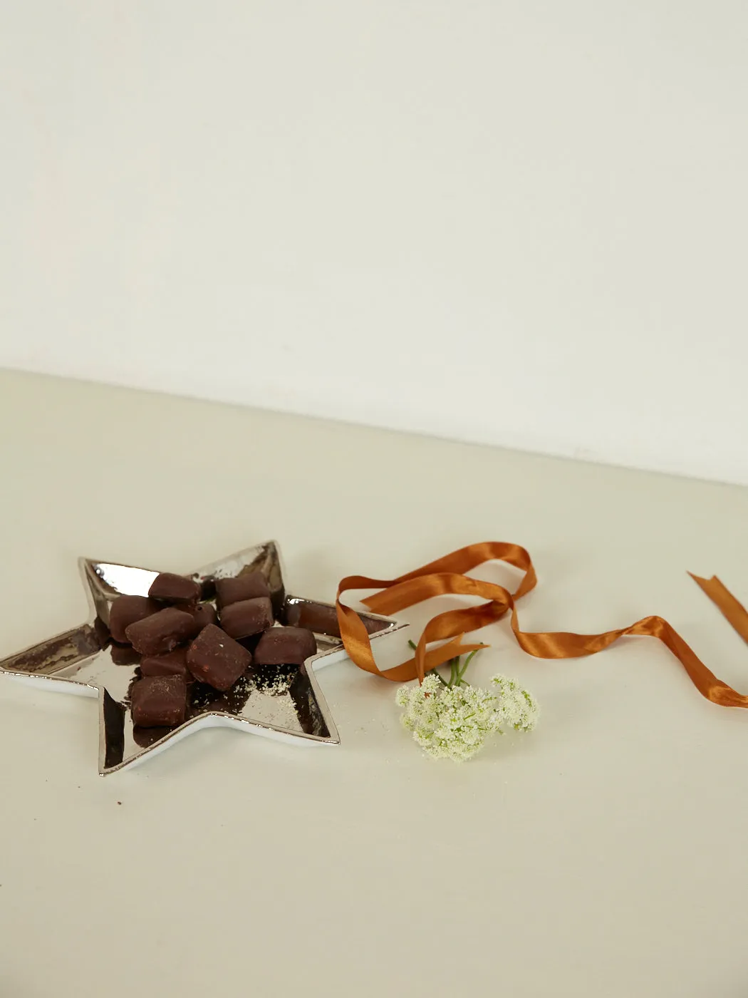 Etoile Dessert Plate (Platinum Interior)