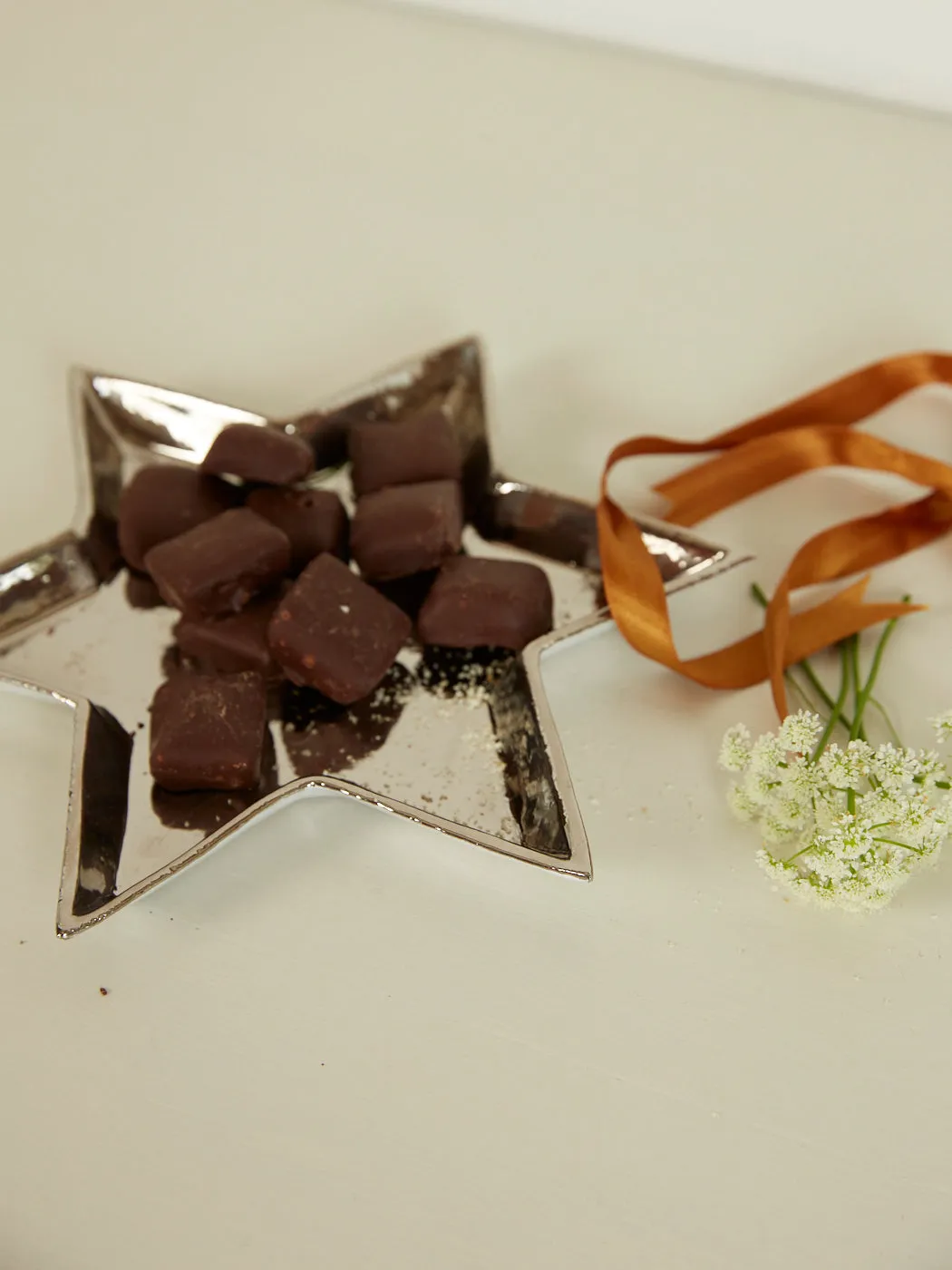 Etoile Dessert Plate (Platinum Interior)