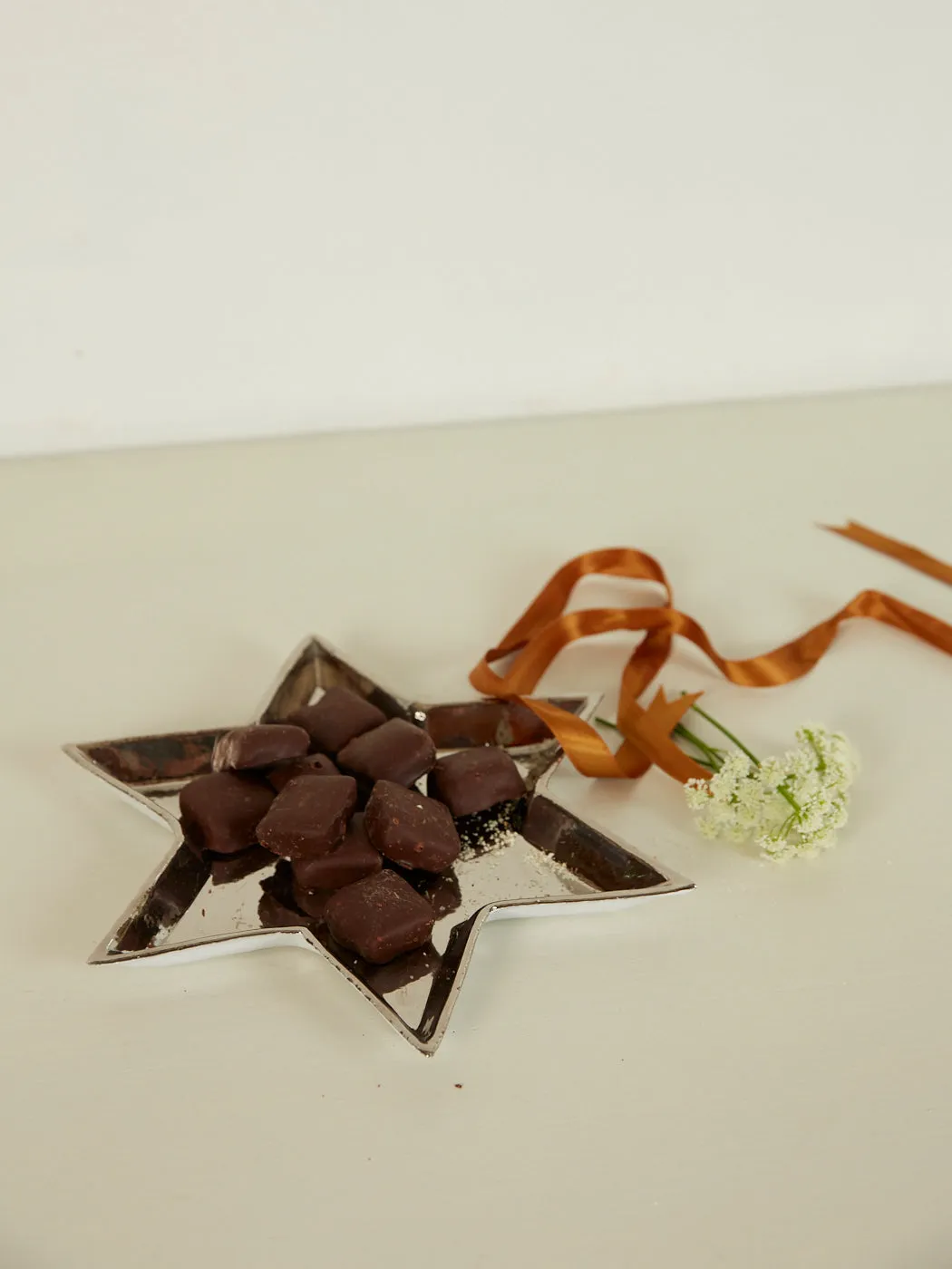 Etoile Dessert Plate (Platinum Interior)