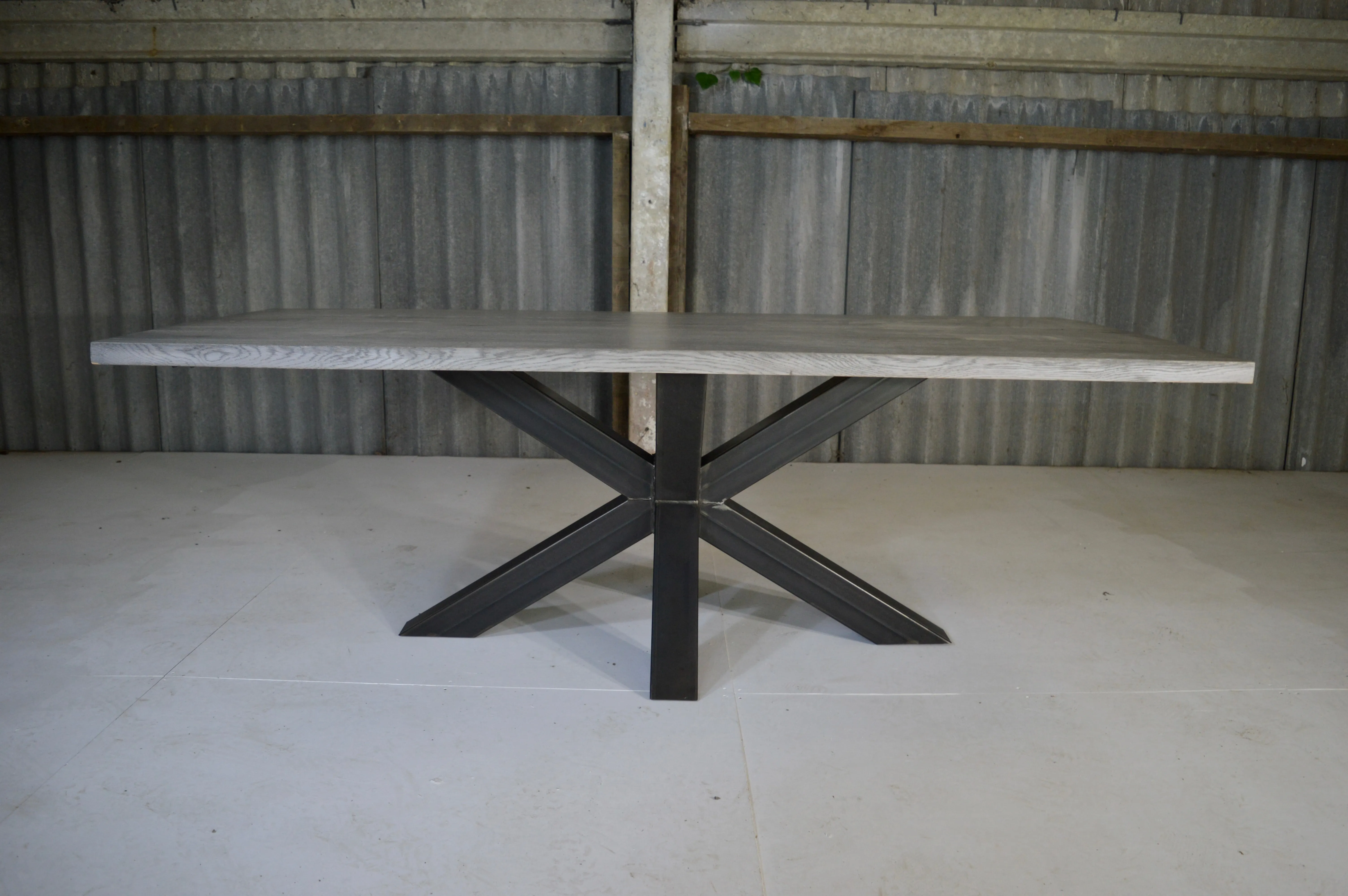 The Metal Spider: 8 Seater Table