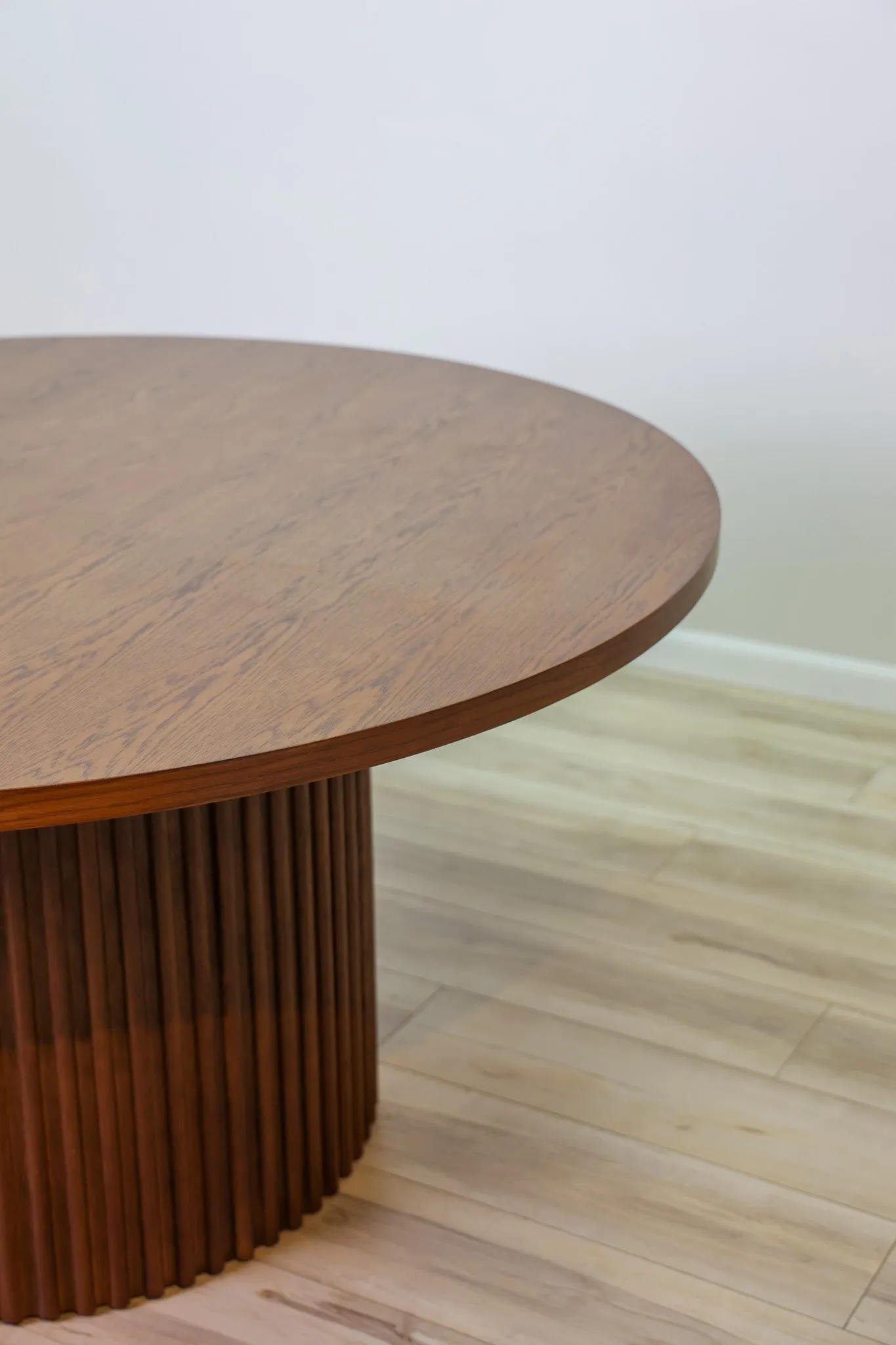 Turner 60" Round Dining Table